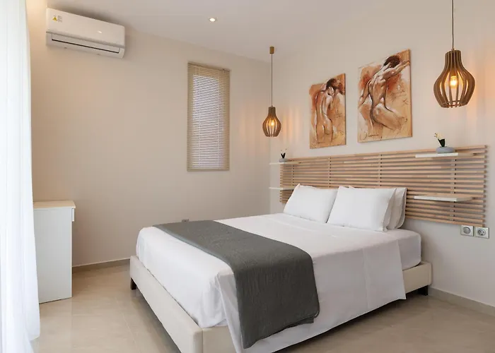 Aelia Luxury Apartment-with Swimming Pool 빌라 아판토우