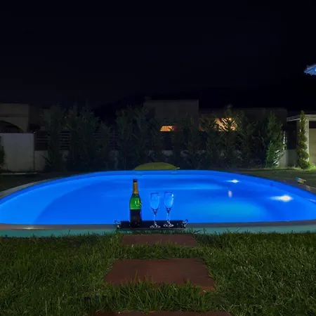Aelia Luxury Apartment-with Swimming Pool