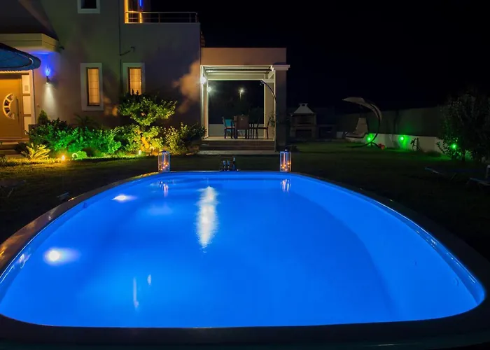 Aelia Luxury Apartment-with Swimming Pool فيلة *