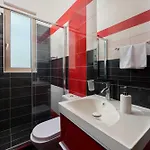 Aelia Luxury Apartment-with Swimming Pool 阿凡投