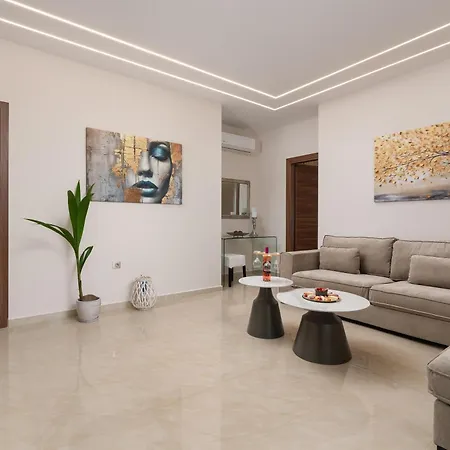 Aelia Luxury Apartment-with Swimming Pool *